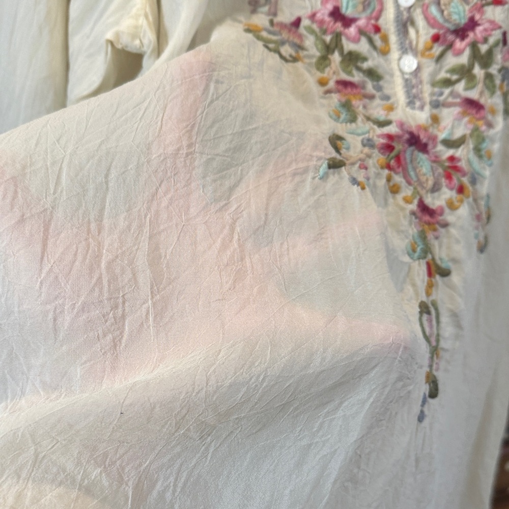 Embroidered Floral Cream Top - Picture 4 of 9